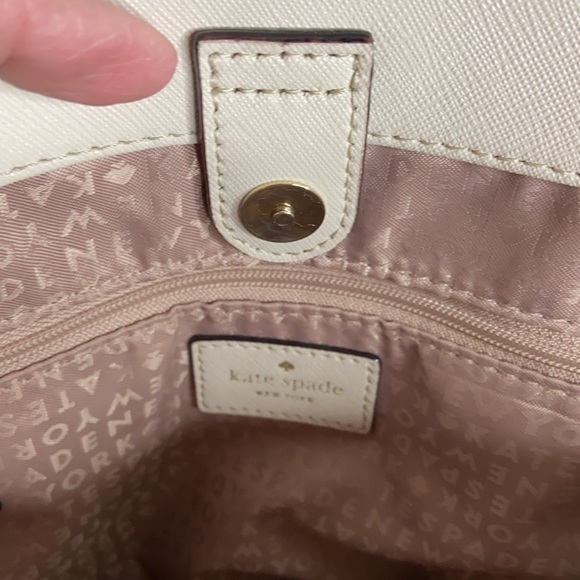 SOLD Kate Spade Pebbled Leather Handbag - Picture 9 of 16
